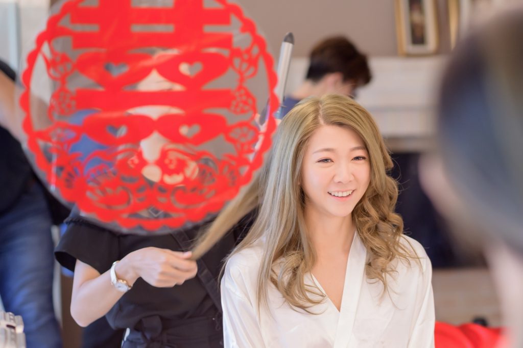 新娘房裡蓋鏡子的紅布要蓋多久呢?